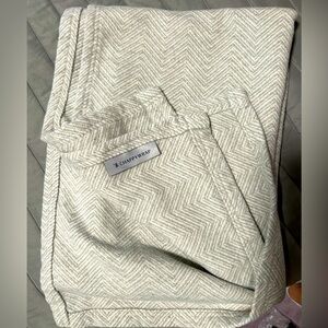 COPY - Harborview Herringbone
Light Grey Blanket